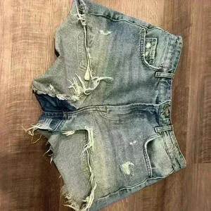 Zara distressed high rise jean shorts size 4